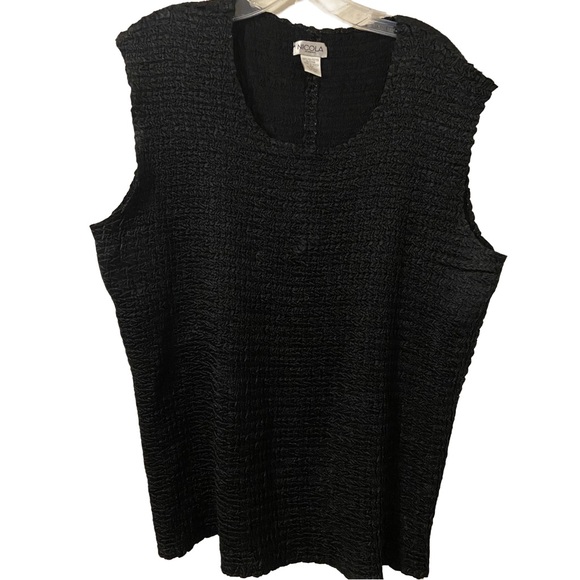 NICOLA Tops - Nicola Black Crinkle Textured Vintage Pullover Blouse Size 2x.